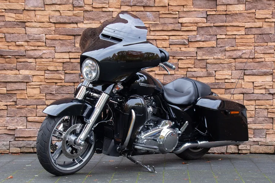2017 Harley-Davidson FLHXS Street Glide Special 107 M8 NL-motor *VERKOCHT*