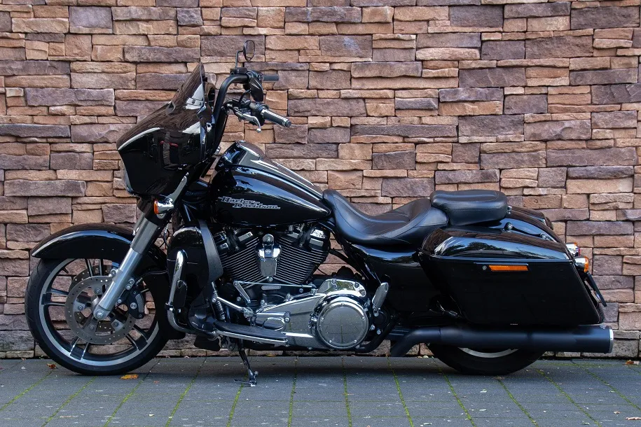 2017 Harley-Davidson FLHXS Street Glide Special 107 M8 NL-motor *VERKOCHT*