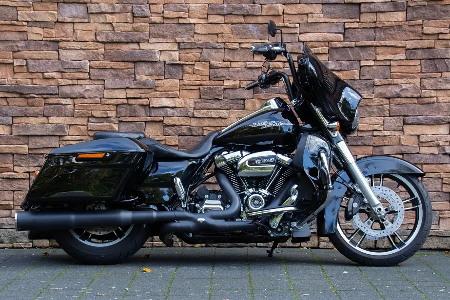 2017 Harley-Davidson FLHXS Street Glide Special 107 M8 NL-motor *VERKOCHT*