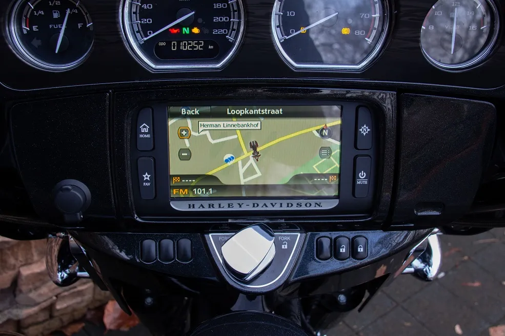 2017 Harley-Davidson Street Glide CVO 114 FLHXSE Screamin Eagle *VERKOCHT*