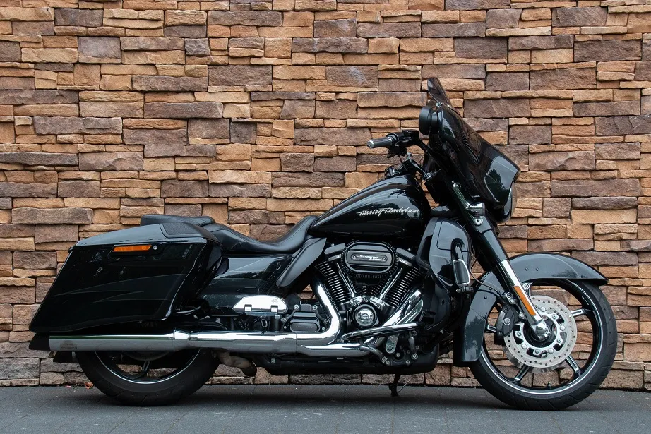 2017 Harley-Davidson Street Glide CVO 114 FLHXSE Jekill & Hyde *VERKOCHT*