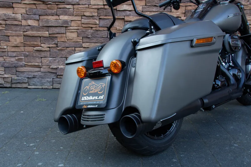 2018 Harley-Davidson FLHRXS Road King Special 107 M8 Jekill & Hyde *VERKOCHT*