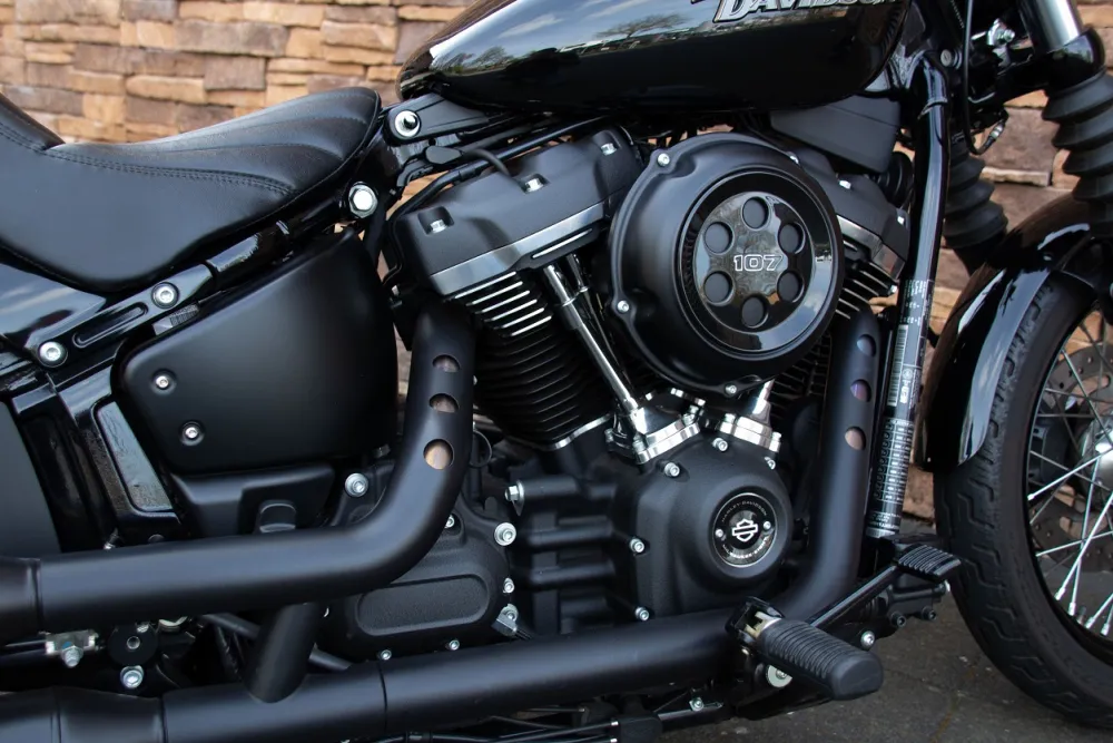 2018 Harley-Davidson FXBB Softail Street Bob 107 M Jekyll & Hyde *VERKOCHT*