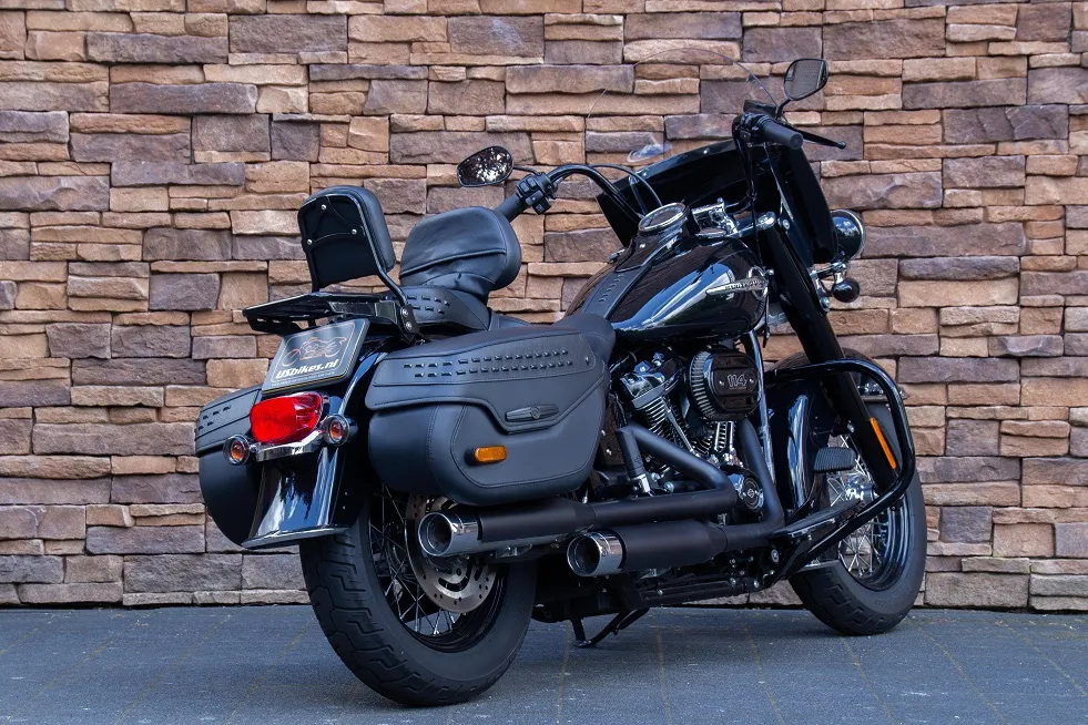 2019 Harley-Davidson Heritage Classic Softail 114 FLHCS Black Edition *VERKOCHT*