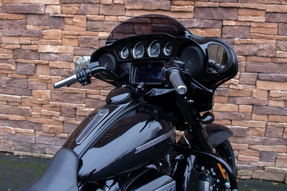 2019 Harley-Davidson FLHXS Street Glide Special 114 M8 black edition *VERKOCHT*