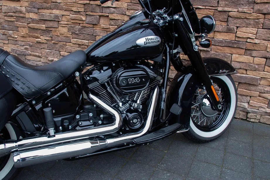 2021 Harley-Davidson Heritage Classic Softail 114 FLHCS Black Edition *VERKOCHT*