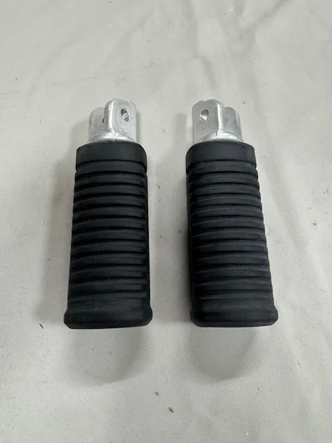 Harley-Davidson Rider footpeg Softail set FLSB, FXBB, FXBR/S & FXLR (2018-up)