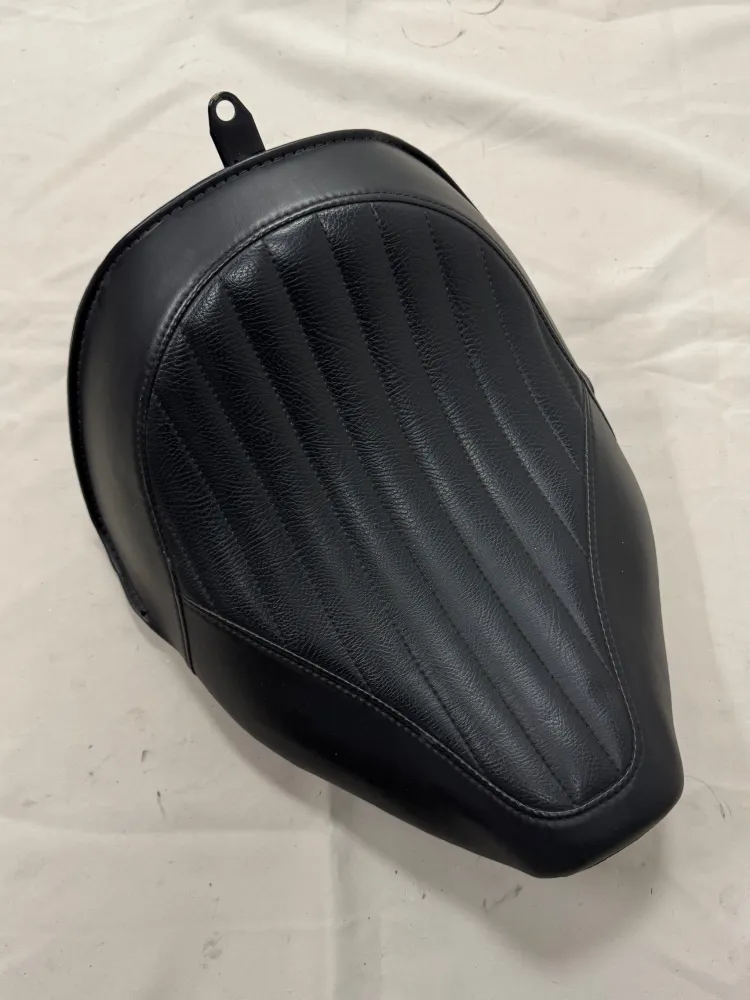 52000031(A) zadel voor Harley-Davidson Softail Slim FLS(S) zgan (2012-2017)