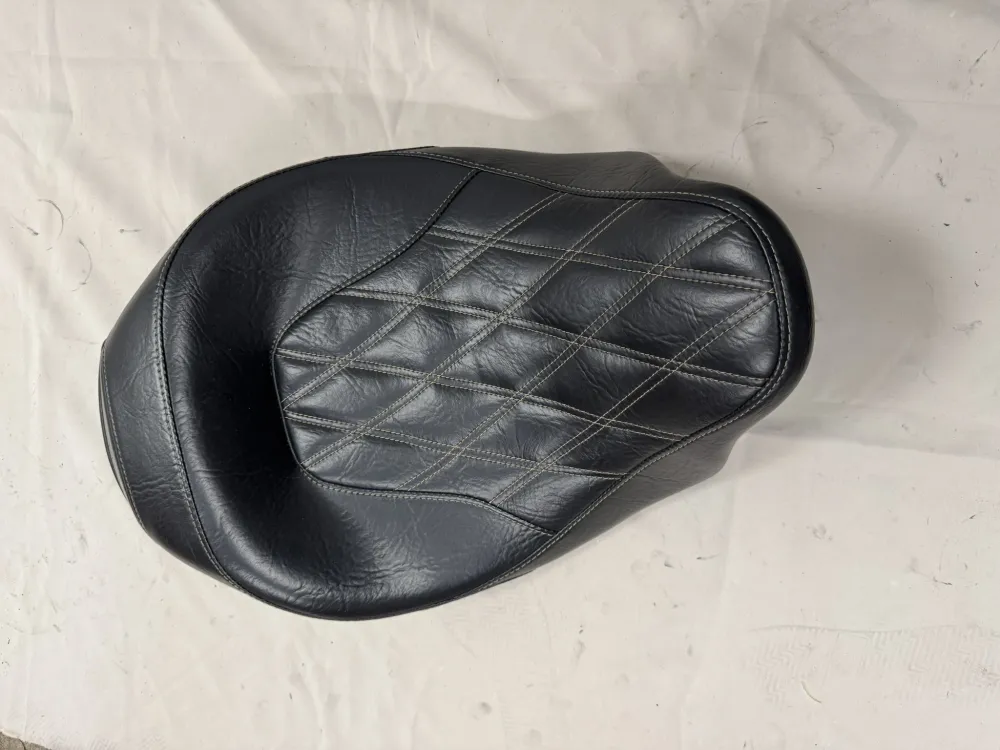 Harley-Davidson Low Profile Touring Seat Diamond Pattern Mahogany Brown (2009-2023) 52000057