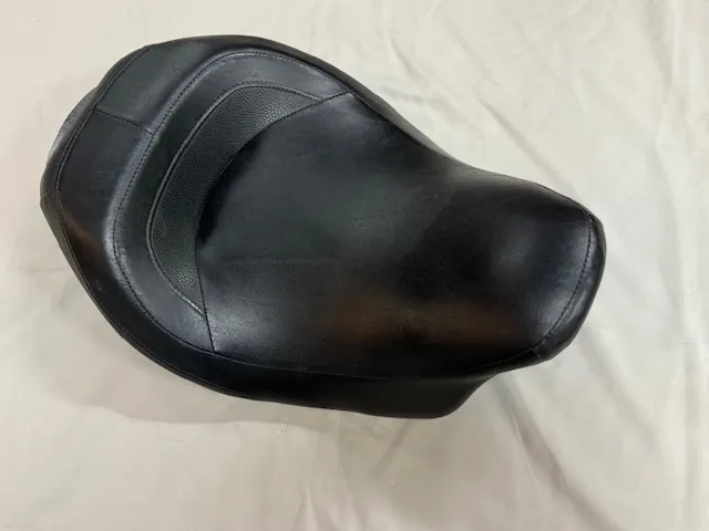 Harley-Davidson Touring Low Profile solo zadel 2009-up