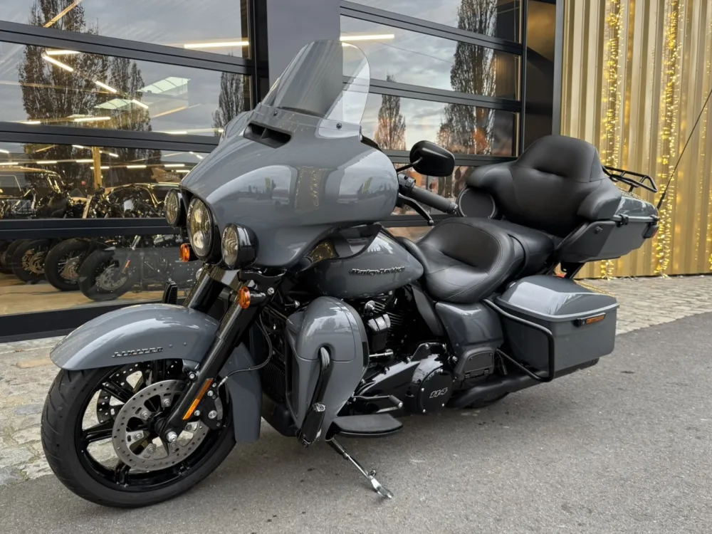 2022 Harley-Davidson Ultra Limited 114 FLHTK Blacked Out Jekill & Hyde BTW-motor!