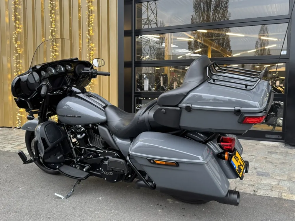 2022 Harley-Davidson Ultra Limited 114 FLHTK Blacked Out Jekill & Hyde BTW-motor!