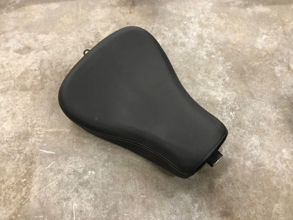 Zadel voor de Harley-Davidson XL1200X Forty Eight (2010-2015) 51911-10