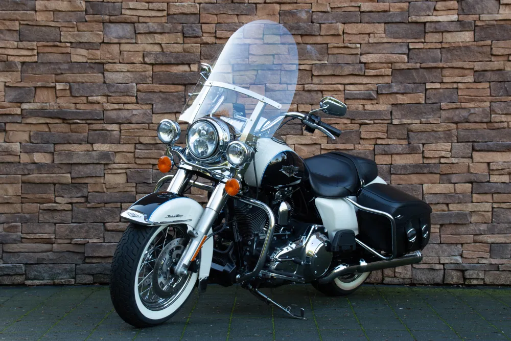 MY 2014 Harley-Davidson FLHRC Road King Classic 103 *VERKOCHT*