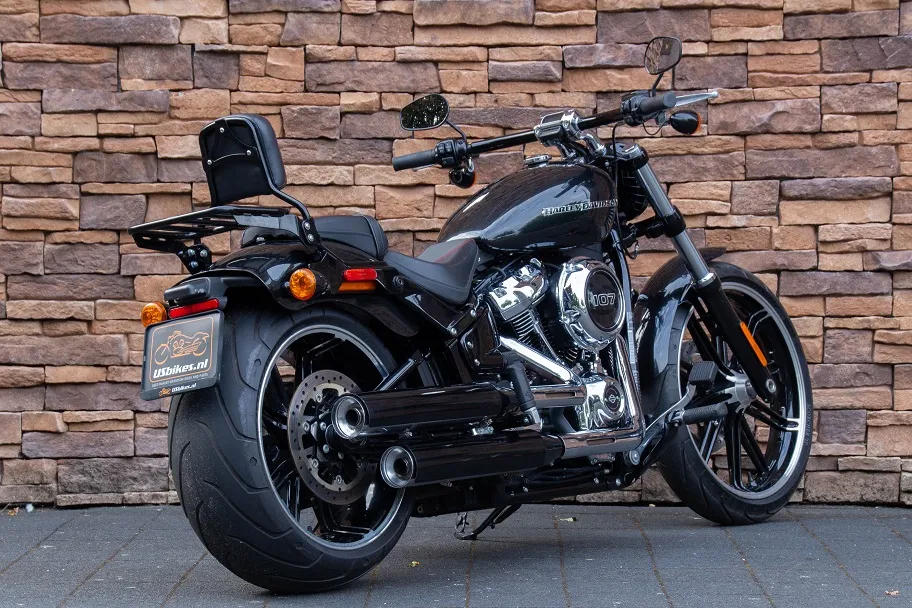 MY2018 Harley-Davidson FXBR Breakout Softail 107 M8 *VERKOCHT*