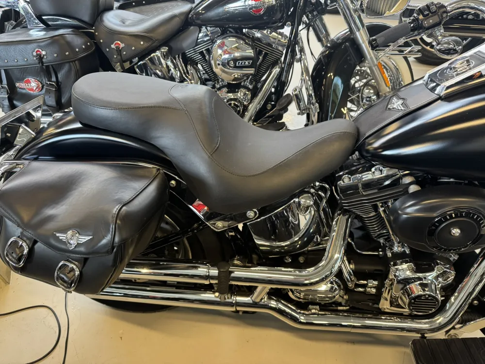 51470-06A Harley-Davidson Comfort Reach Duo zadel softail (2006-2017)