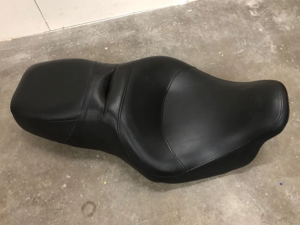 Zadel Harley-Davidson FLHRC Road King Classic (2009-2013) 52000060