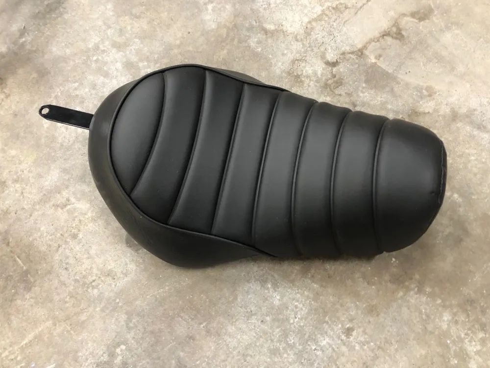 Zadel voor de Harley-Davidson Iron 883 (2016-2020) 52000195