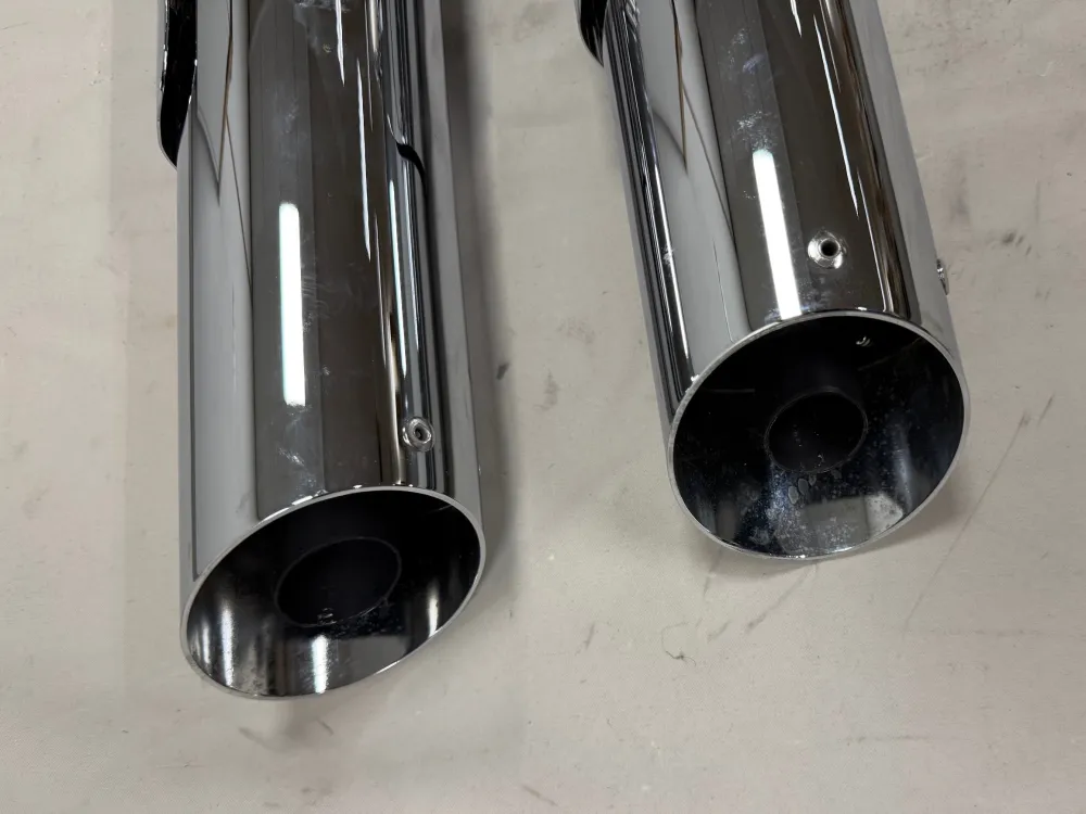 Uitlaatdempers Harley-Davidson Softail Slim Blackline Crossbones Chroom zgan (2008-2016)