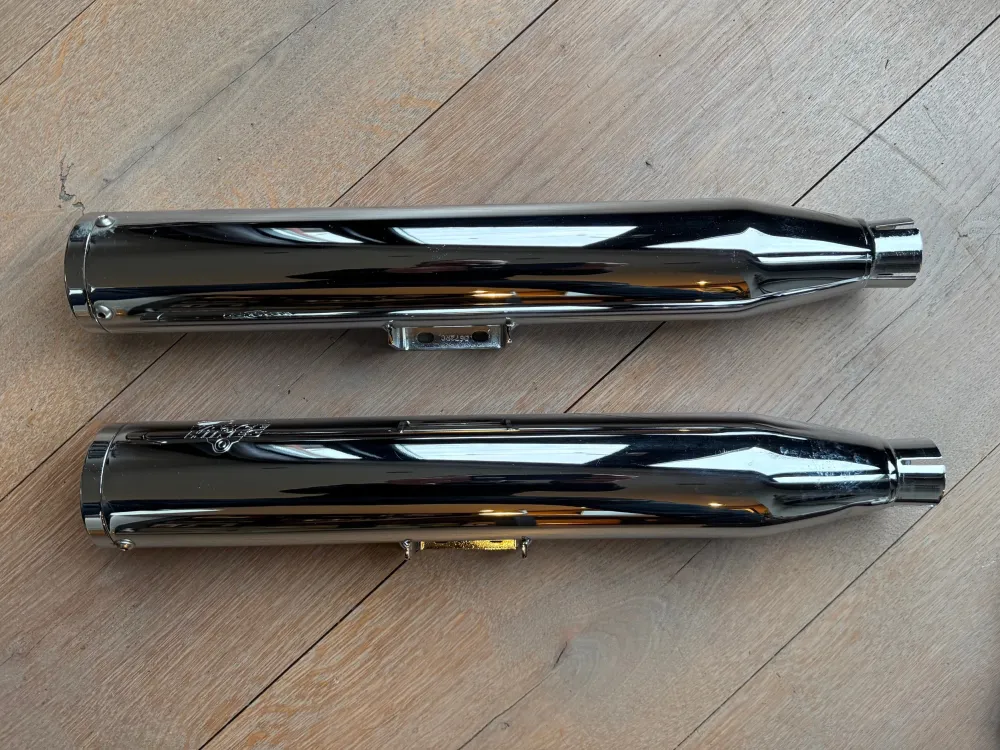 Vance & Hines Eliminator 300 chroom uitlaatdempers Softail M8