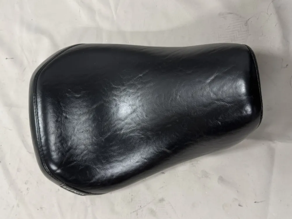 Zadel Le Pera Bare Bones Biker Gel Solo voor Harley-Davidson Sportster LGF-006