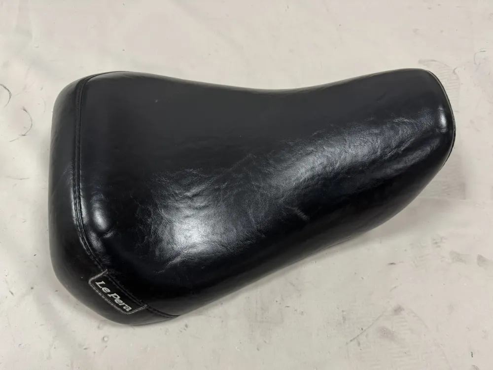 Zadel Le Pera Bare Bones Biker Gel Solo voor Harley-Davidson Sportster LGF-006