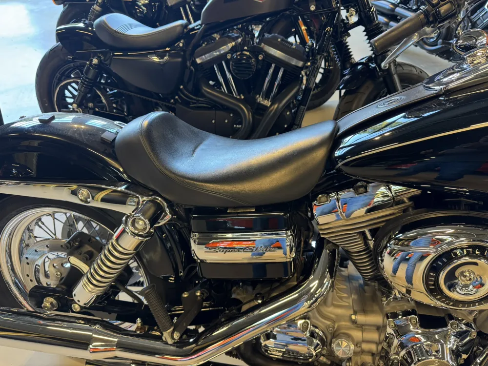 Harley-Davidson Dyna Solo seat (2006-2017)