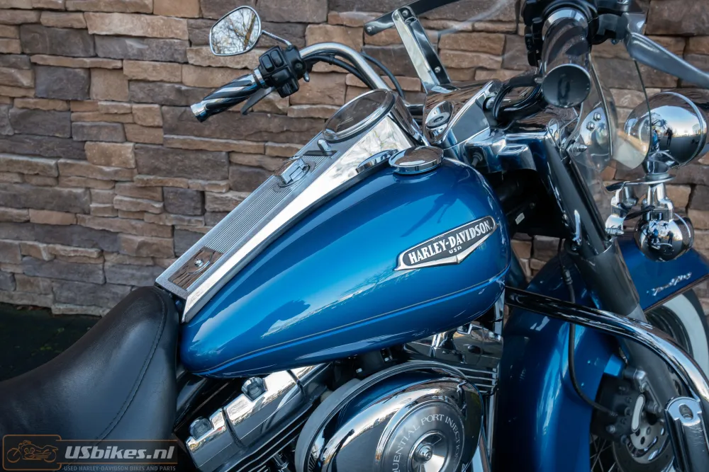 2005 Harley-Davidson FLHRC Road King Classic