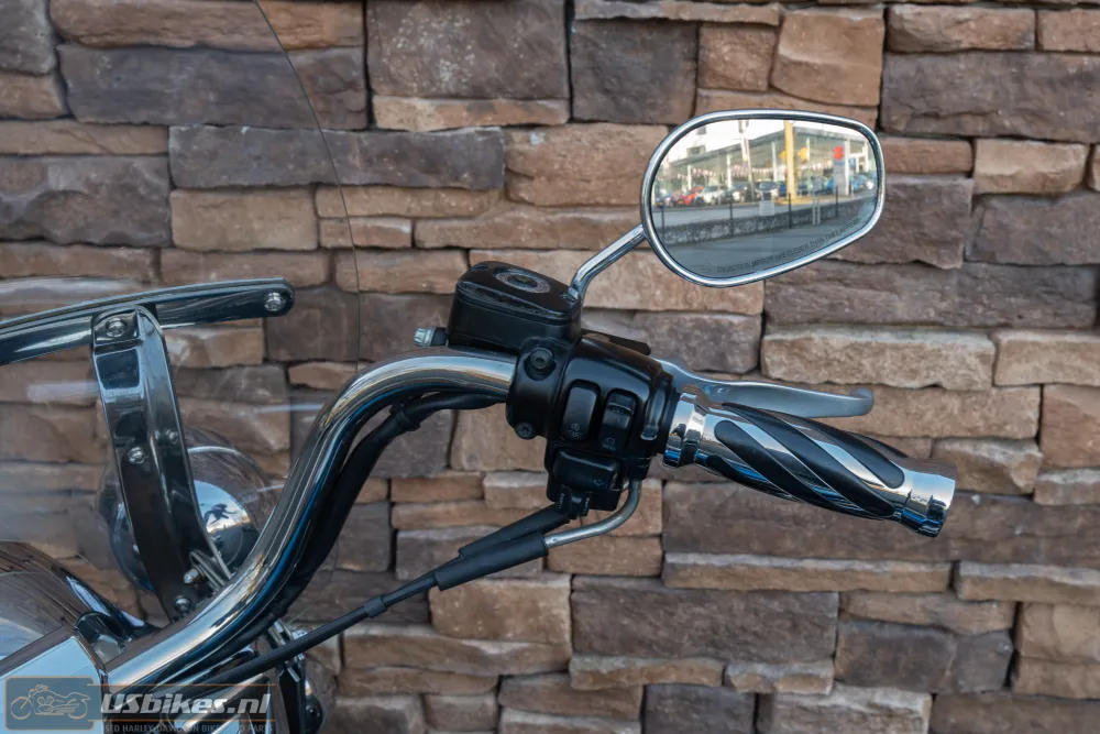 2005 Harley-Davidson FLHRC Road King Classic