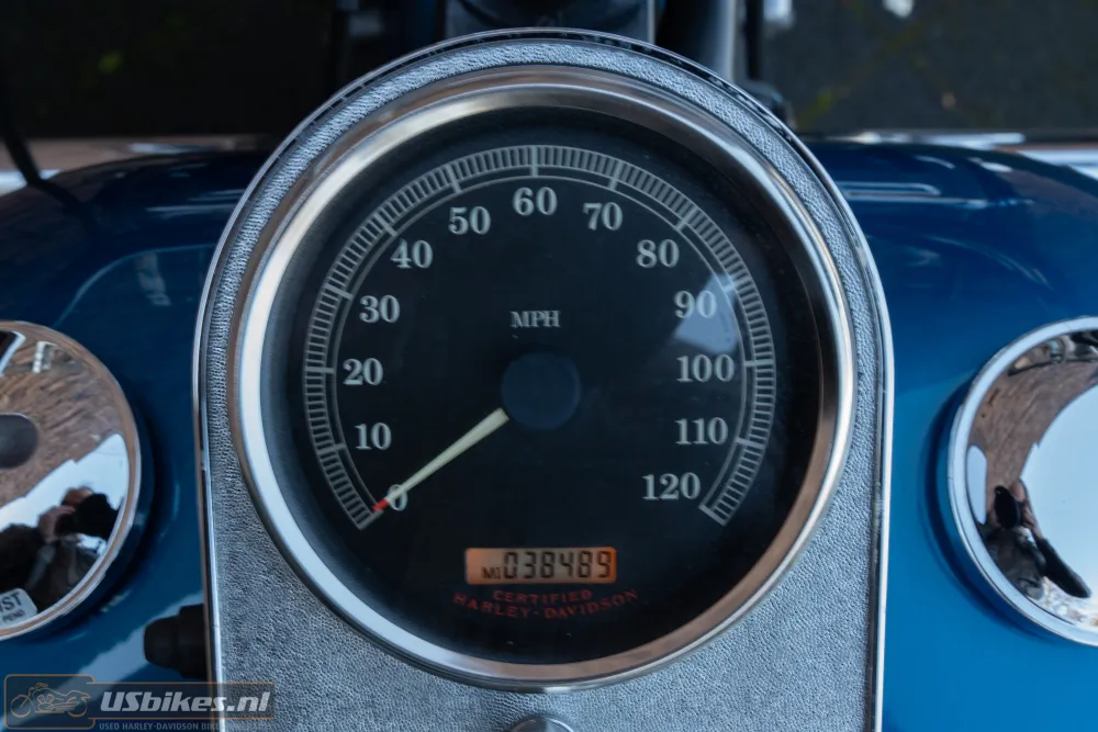 2005 Harley-Davidson FLHRC Road King Classic