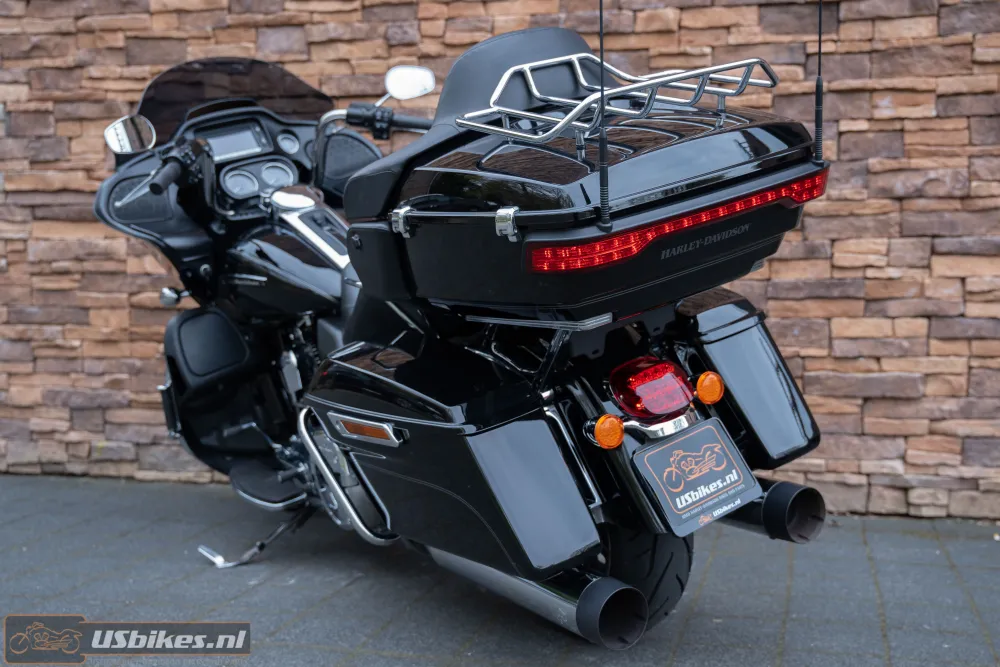 2016 Harley-Davidson FLTRU Road Glide Ultra 103