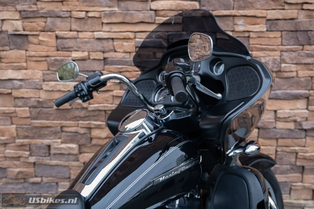 2016 Harley-Davidson FLTRU Road Glide Ultra 103