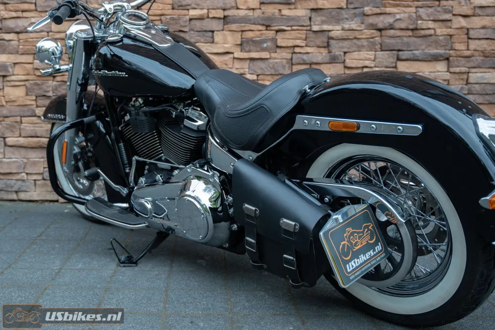 2020 Harley-Davidson FLDE Softail Deluxe 107 M8