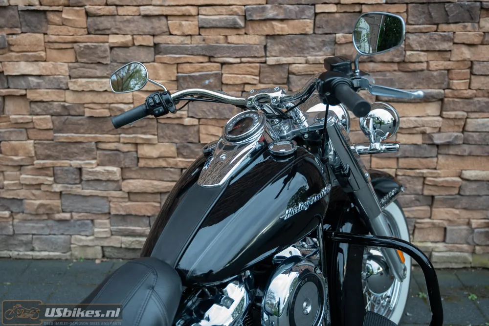 2020 Harley-Davidson FLDE Softail Deluxe 107 M8