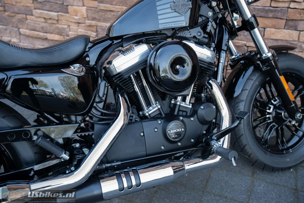 2016 Harley-Davidson XL1200X Iron 1200 Sportster