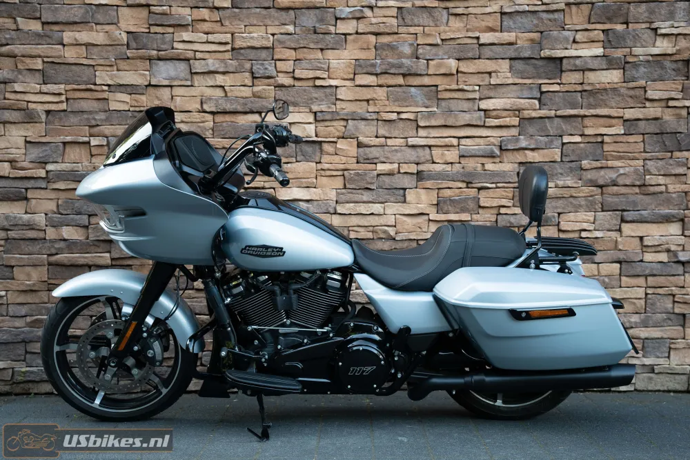 2025 Harley-Davidson FLTRX Road Glide 117 M8 BTW-motor!
