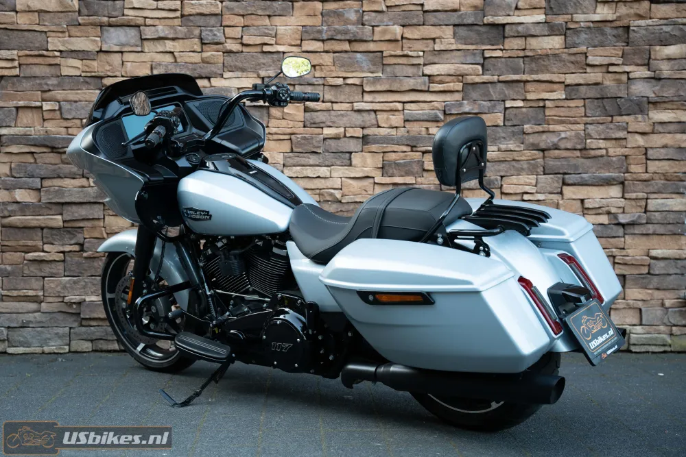 2025 Harley-Davidson FLTRX Road Glide 117 M8 BTW-motor!