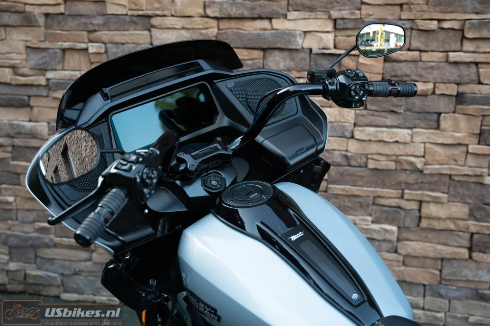 2025 Harley-Davidson FLTRX Road Glide 117 M8 BTW-motor!