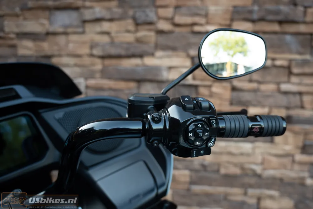 2025 Harley-Davidson FLTRX Road Glide 117 M8 BTW-motor!