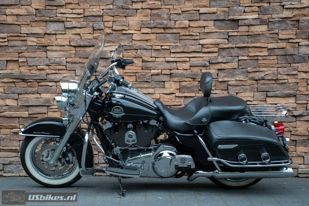 MY 2009 Harley-Davidson FLHRC Road King Classic ABS