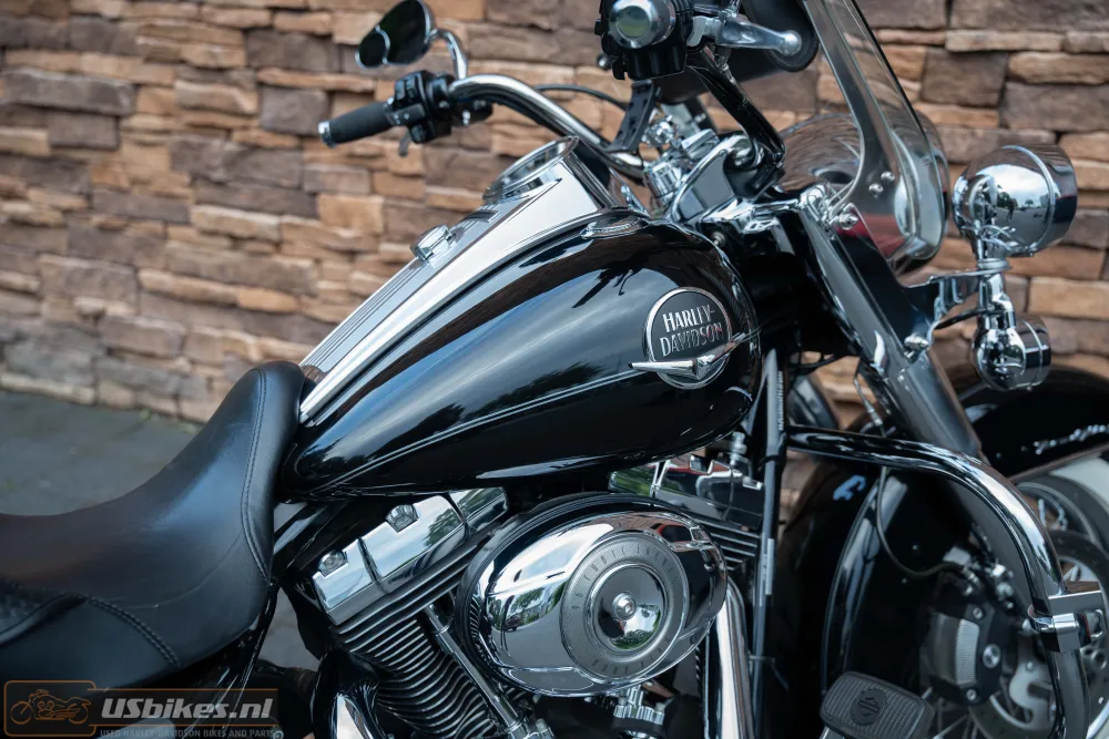 MY 2009 Harley-Davidson FLHRC Road King Classic ABS