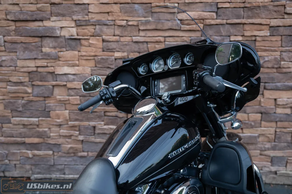 2016 Harley-Davidson FLHTK Electra Glide Ultra Limited Jekill & Hyde