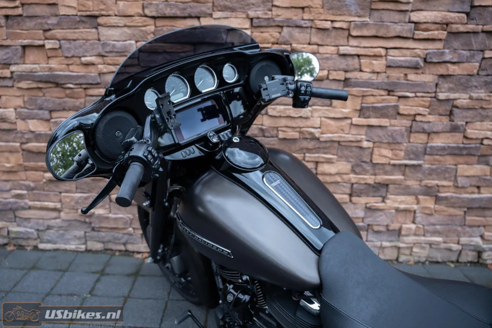 2020 Harley-Davidson FLHXS Street Glide Special 114 M8 black edition