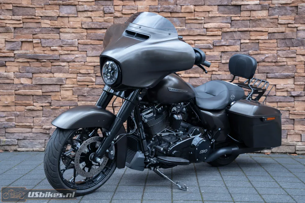 2020 Harley-Davidson FLHXS Street Glide Special 114 M8 black edition