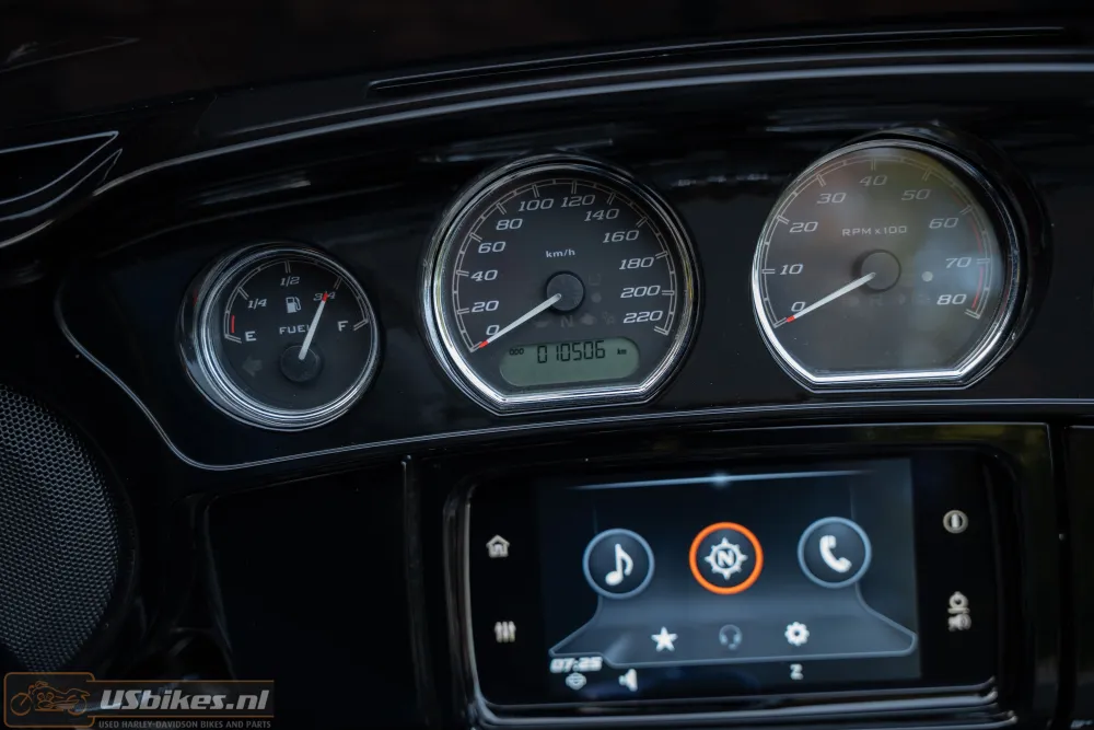 2020 Harley-Davidson FLHXS Street Glide Special 114 M8 black edition