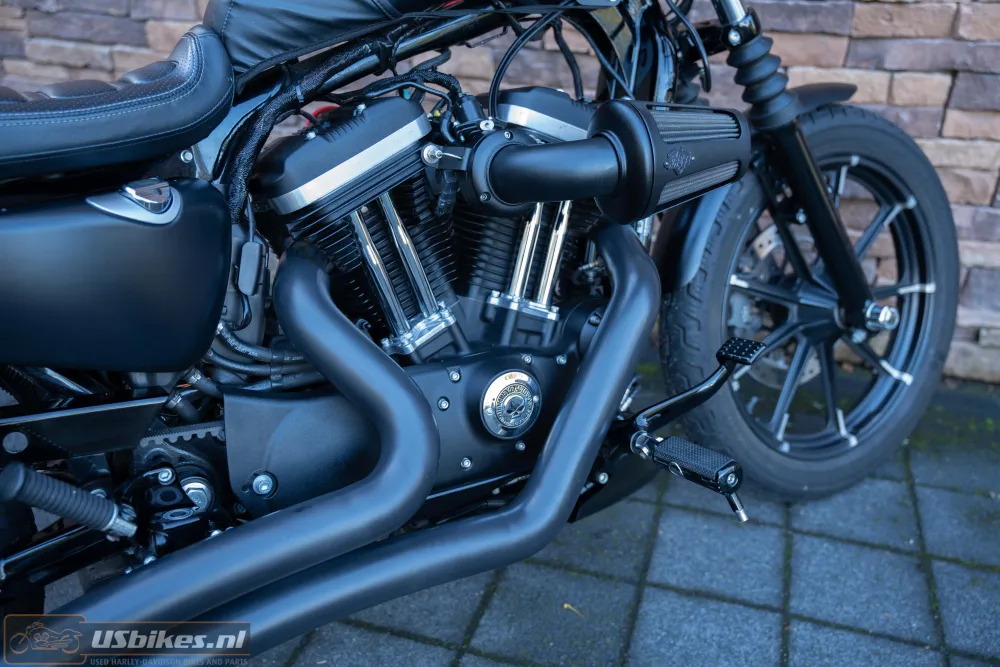 2017 Harley-Davidson XL 883 N Sportster Iron ABS