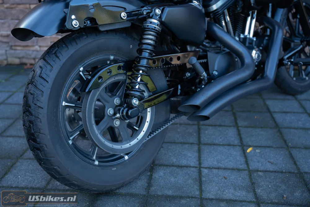 2017 Harley-Davidson XL 883 N Sportster Iron ABS