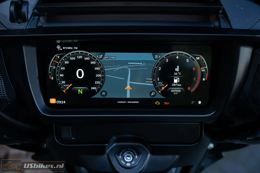 2025 Harley-Davidson FLHX Street Glide 117 M8