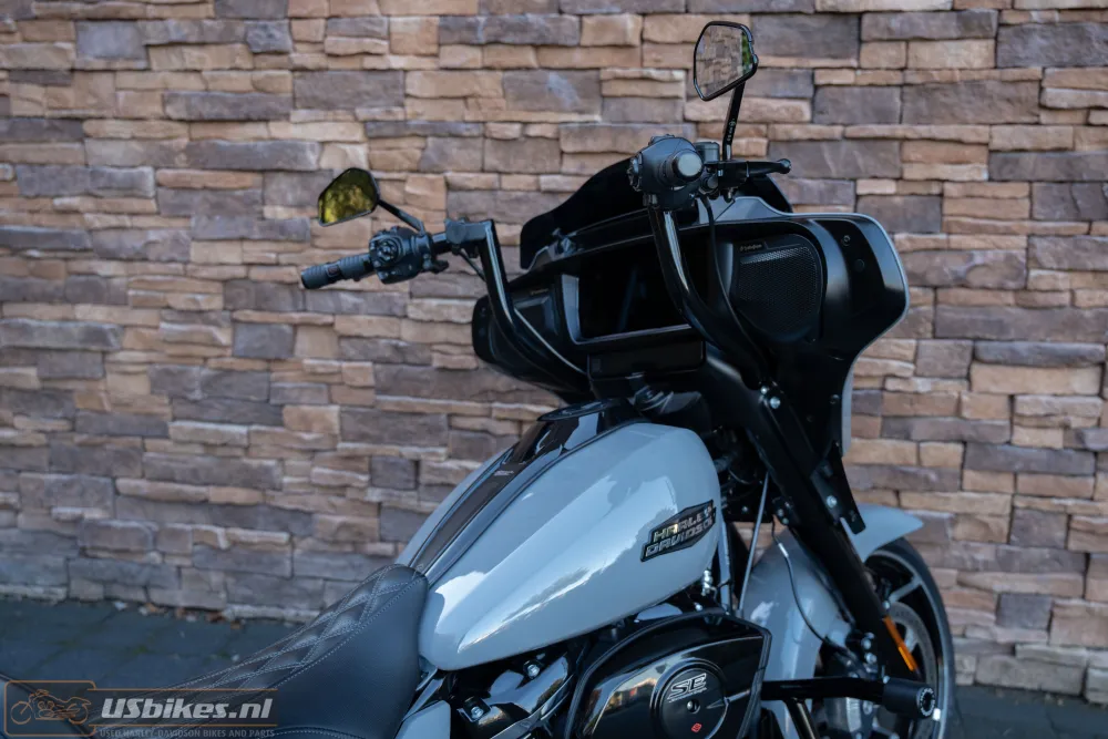 2025 Harley-Davidson FLHX Street Glide 117 M8
