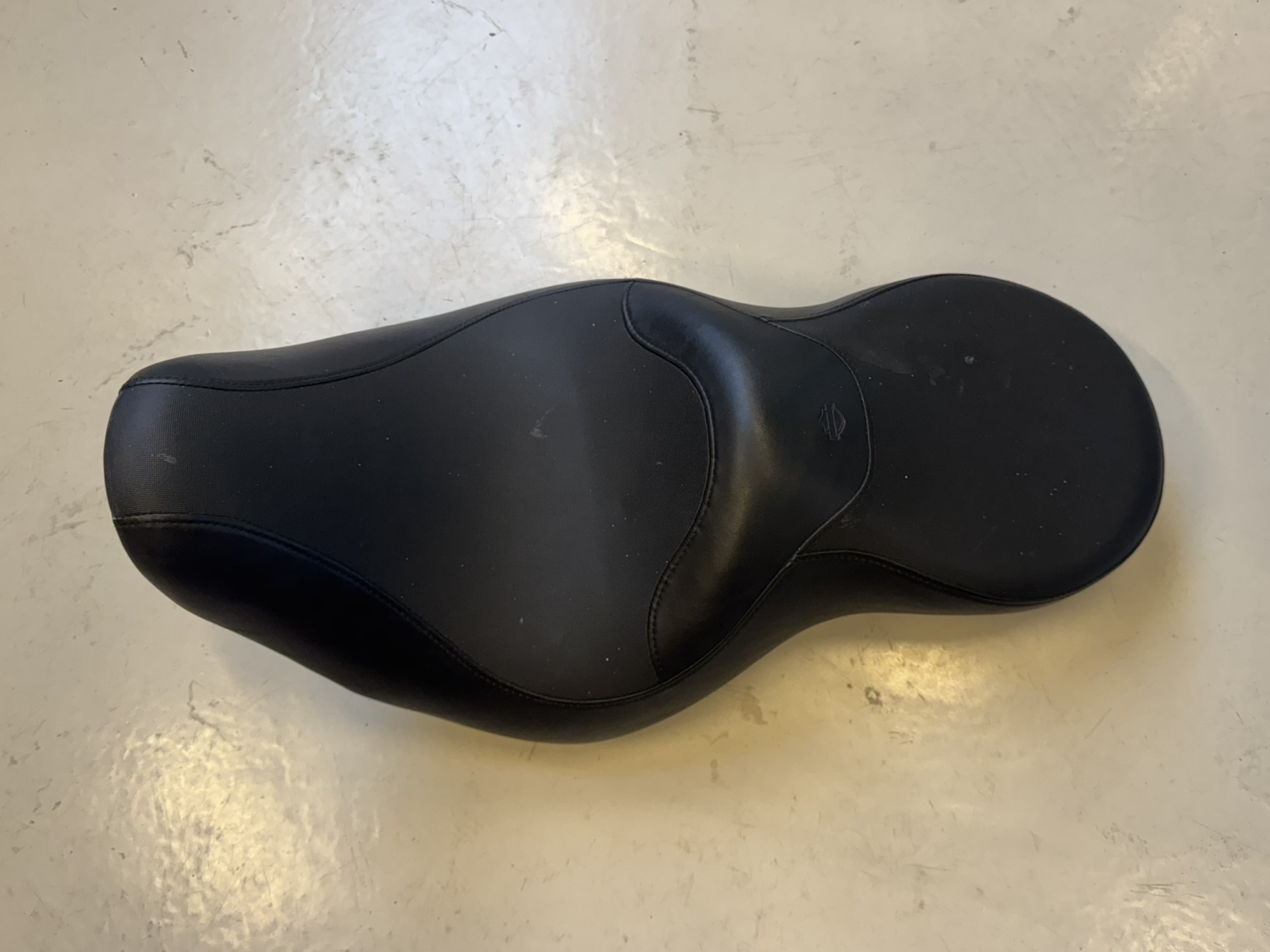 51470-06A Harley-Davidson Comfort Reach Duo zadel softail (2006-2017)